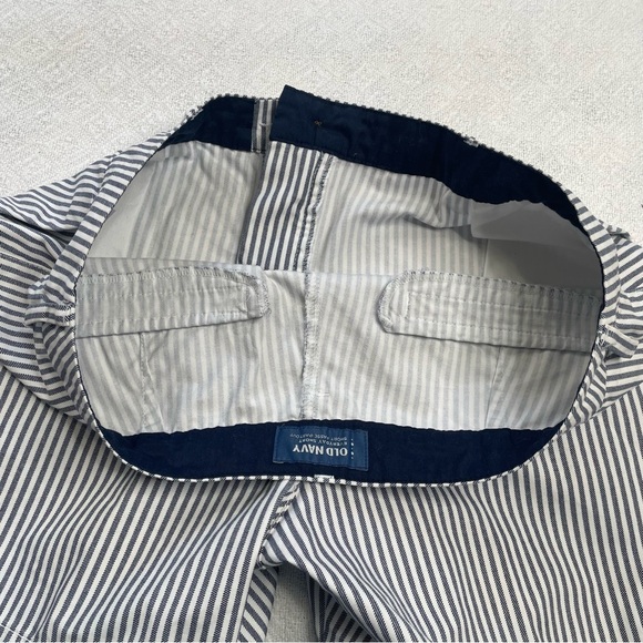 Old Navy Women's Navy and White Striped Shorts Sz 10 ~ Summertime - Picture 7 of 10